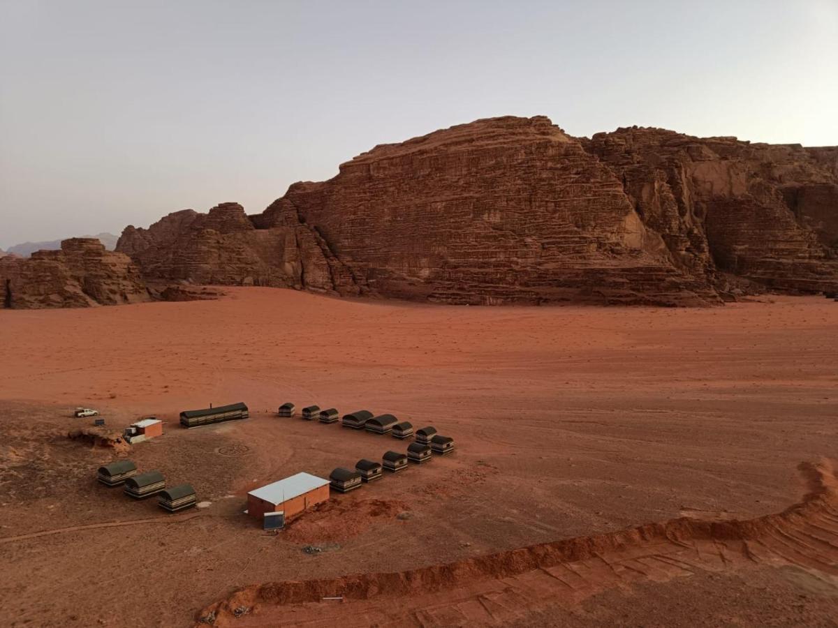 Wadi Rum Sky Tours & Camp Esterno foto