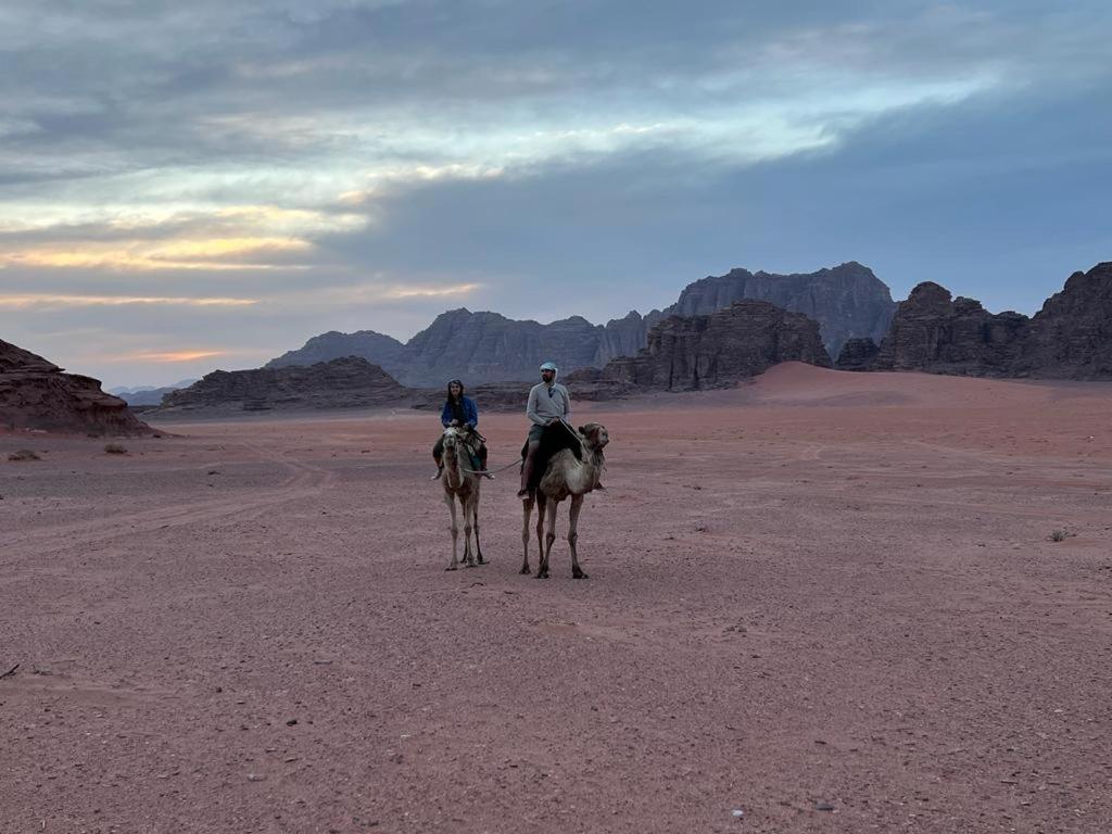Wadi Rum Sky Tours & Camp Esterno foto