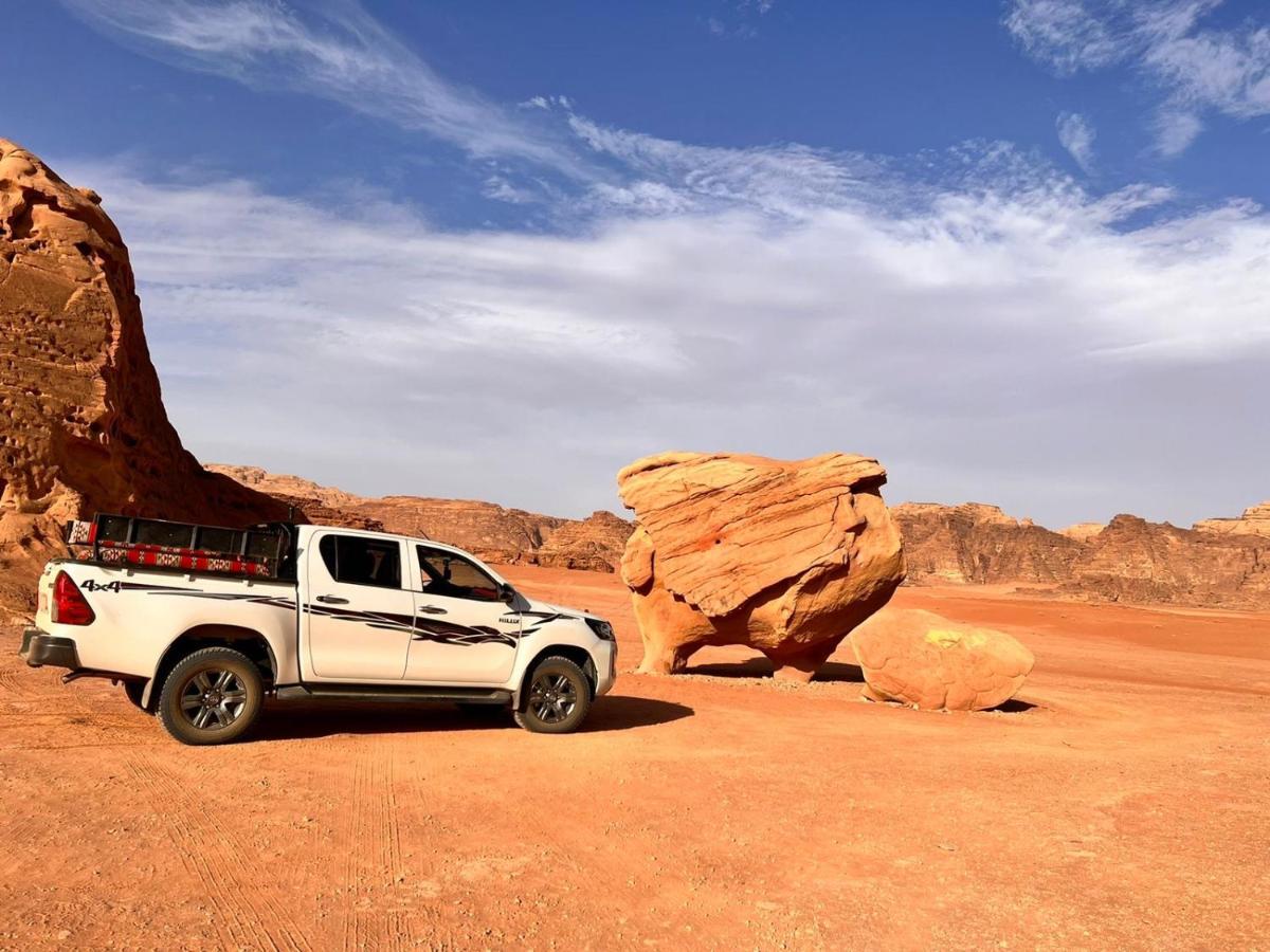 Wadi Rum Sky Tours & Camp Esterno foto