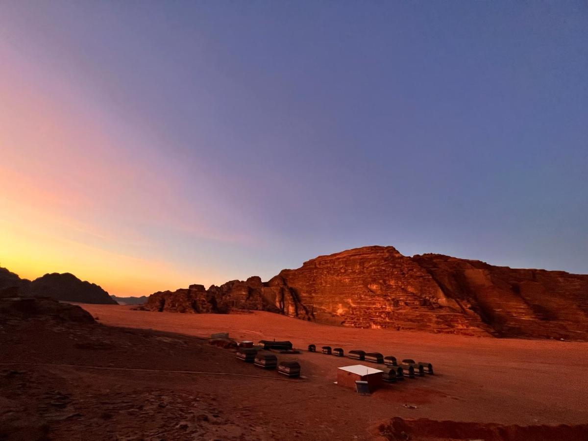 Wadi Rum Sky Tours & Camp Esterno foto