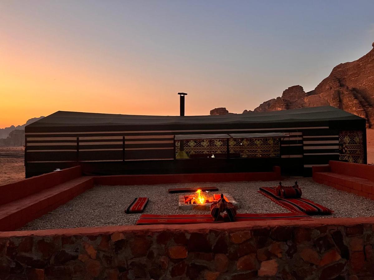 Wadi Rum Sky Tours & Camp Esterno foto