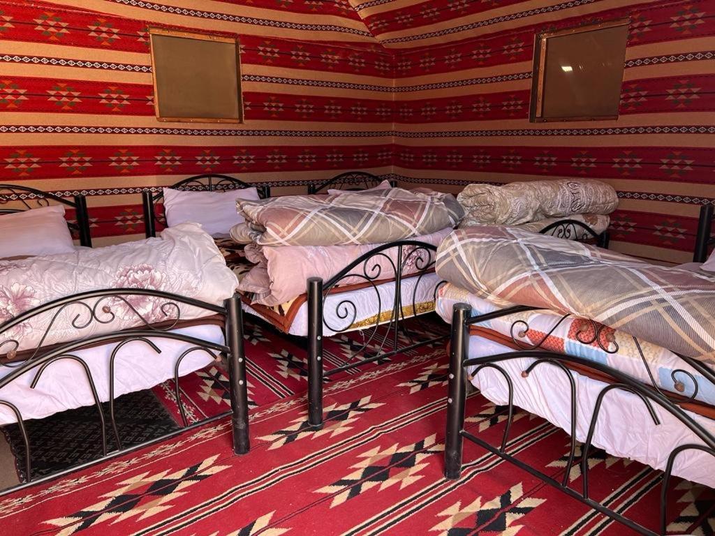 Wadi Rum Sky Tours & Camp Esterno foto