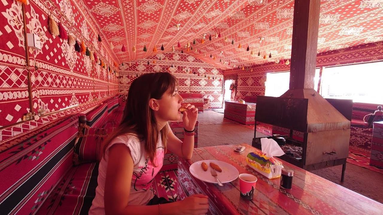 Wadi Rum Sky Tours & Camp Esterno foto