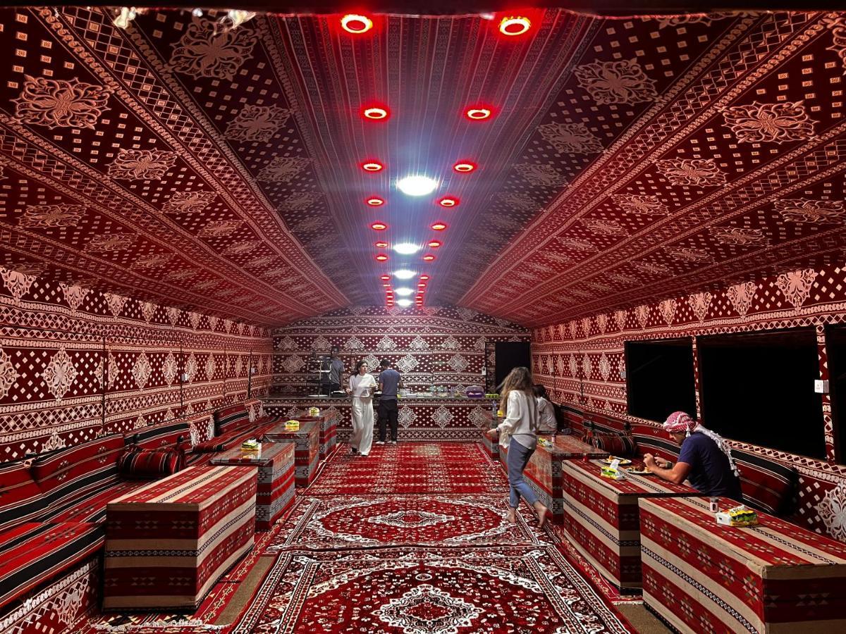 Wadi Rum Sky Tours & Camp Esterno foto
