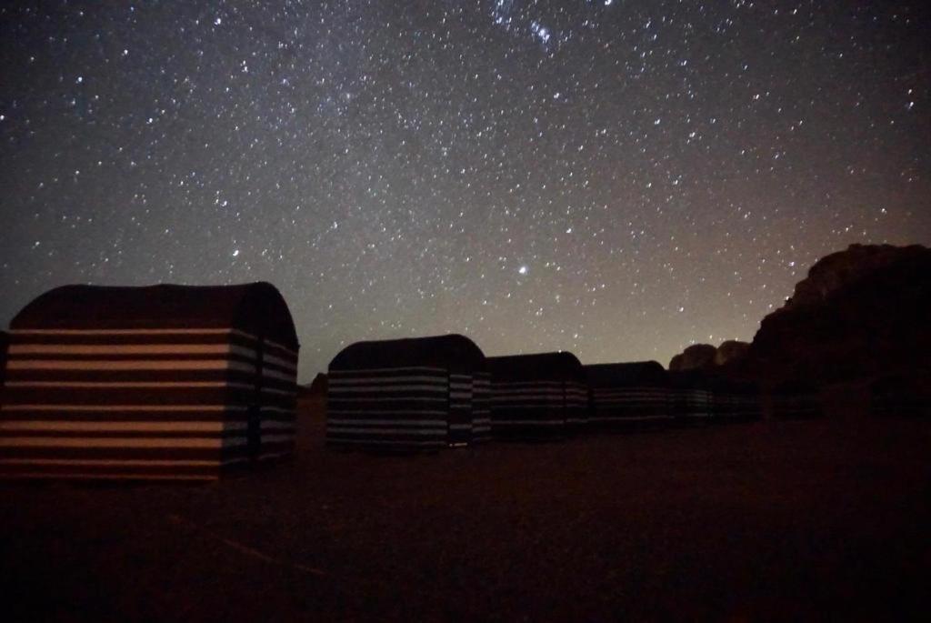 Wadi Rum Sky Tours & Camp Esterno foto