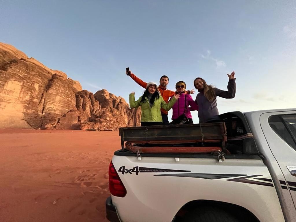 Wadi Rum Sky Tours & Camp Esterno foto