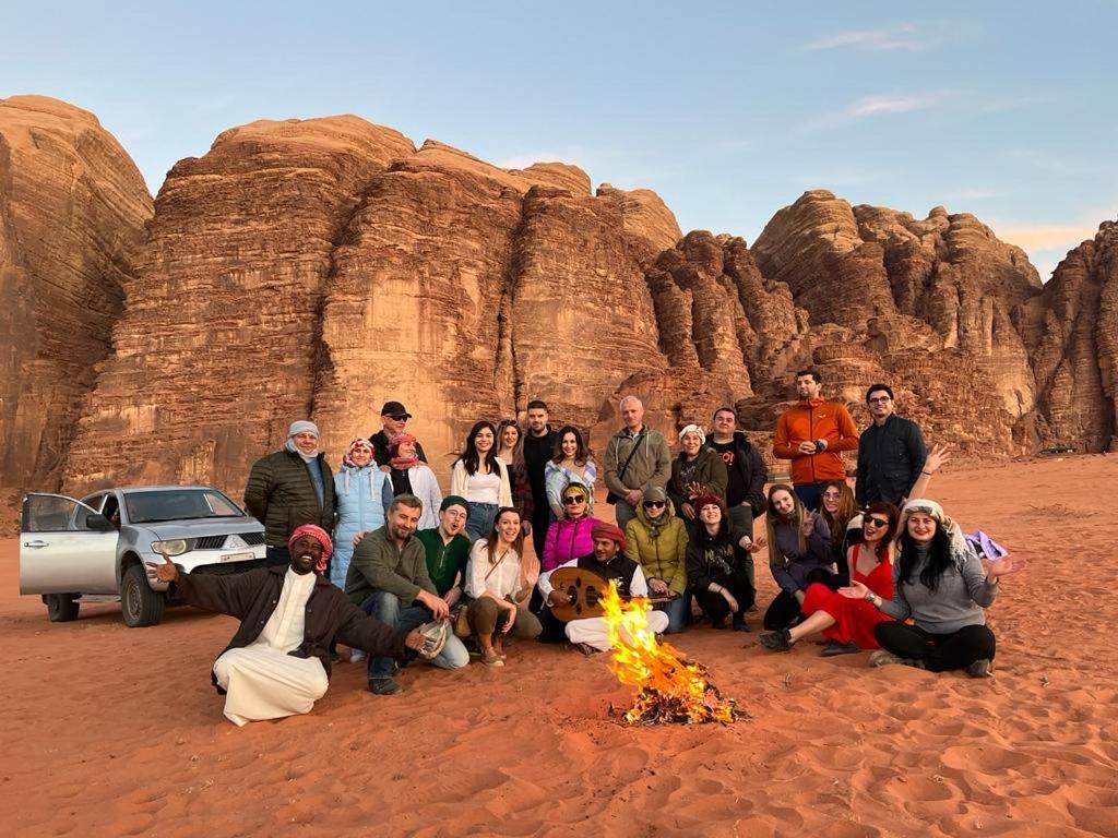 Wadi Rum Sky Tours & Camp Esterno foto