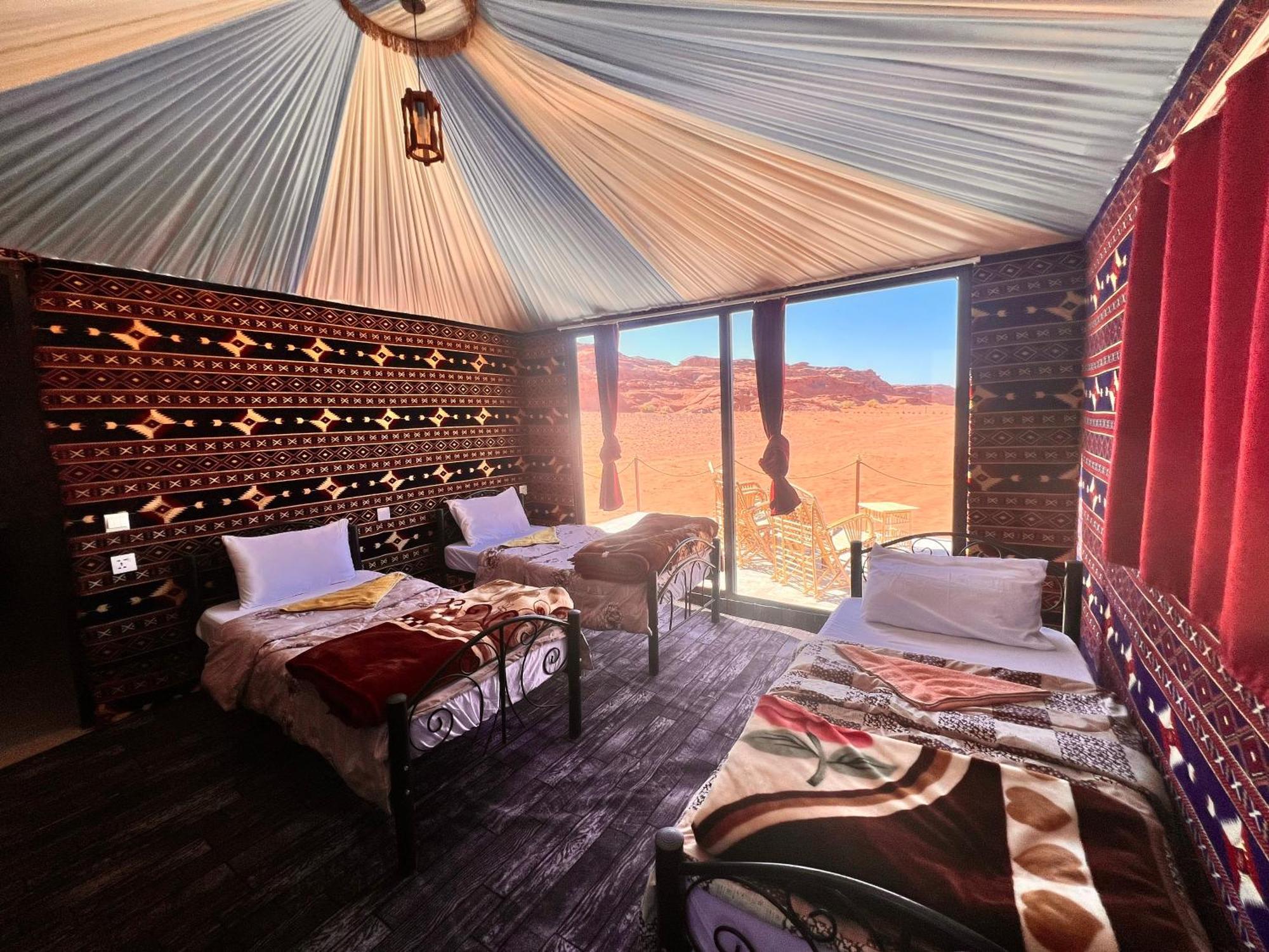 Wadi Rum Sky Tours & Camp Esterno foto