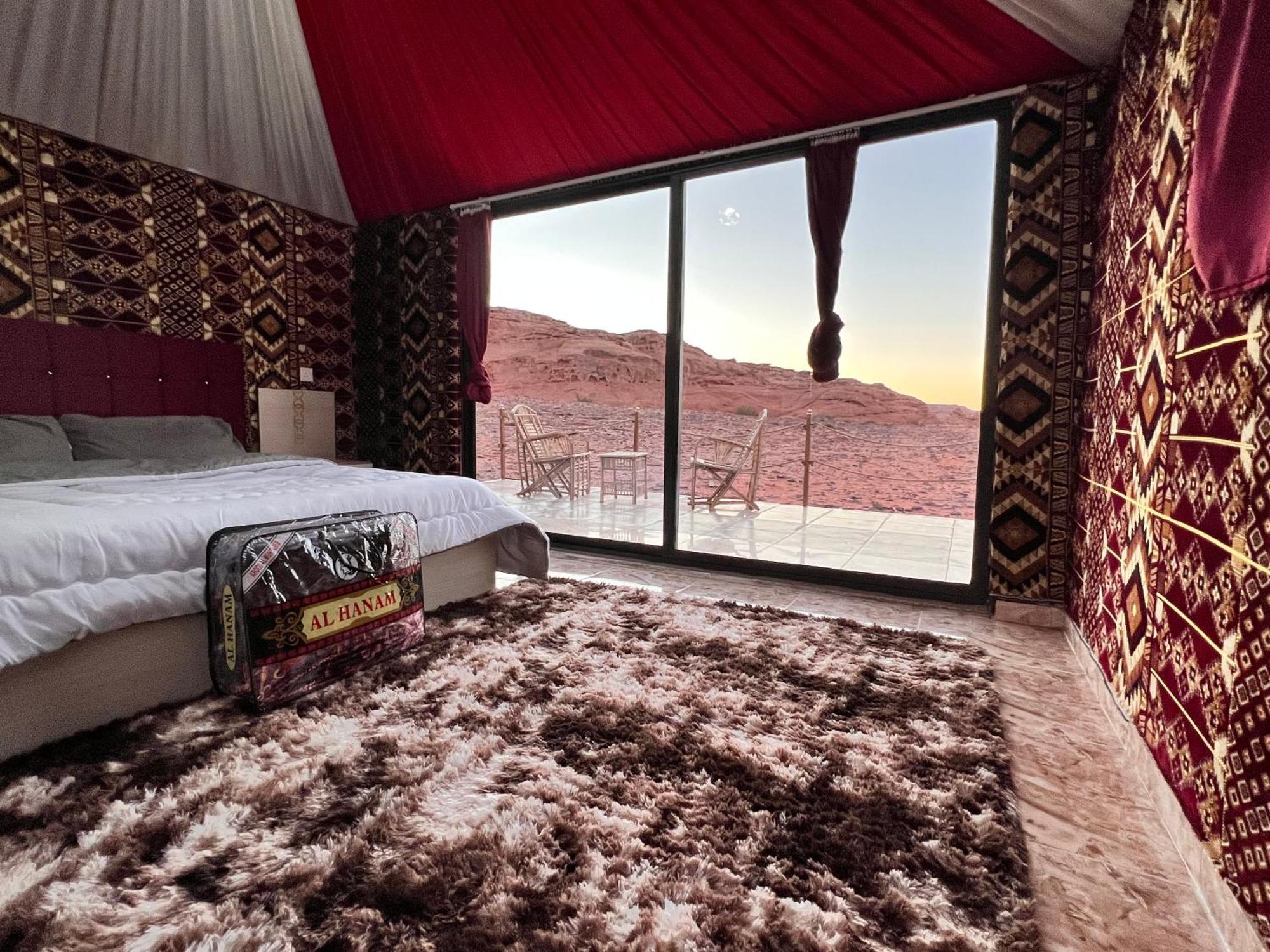 Wadi Rum Sky Tours & Camp Esterno foto