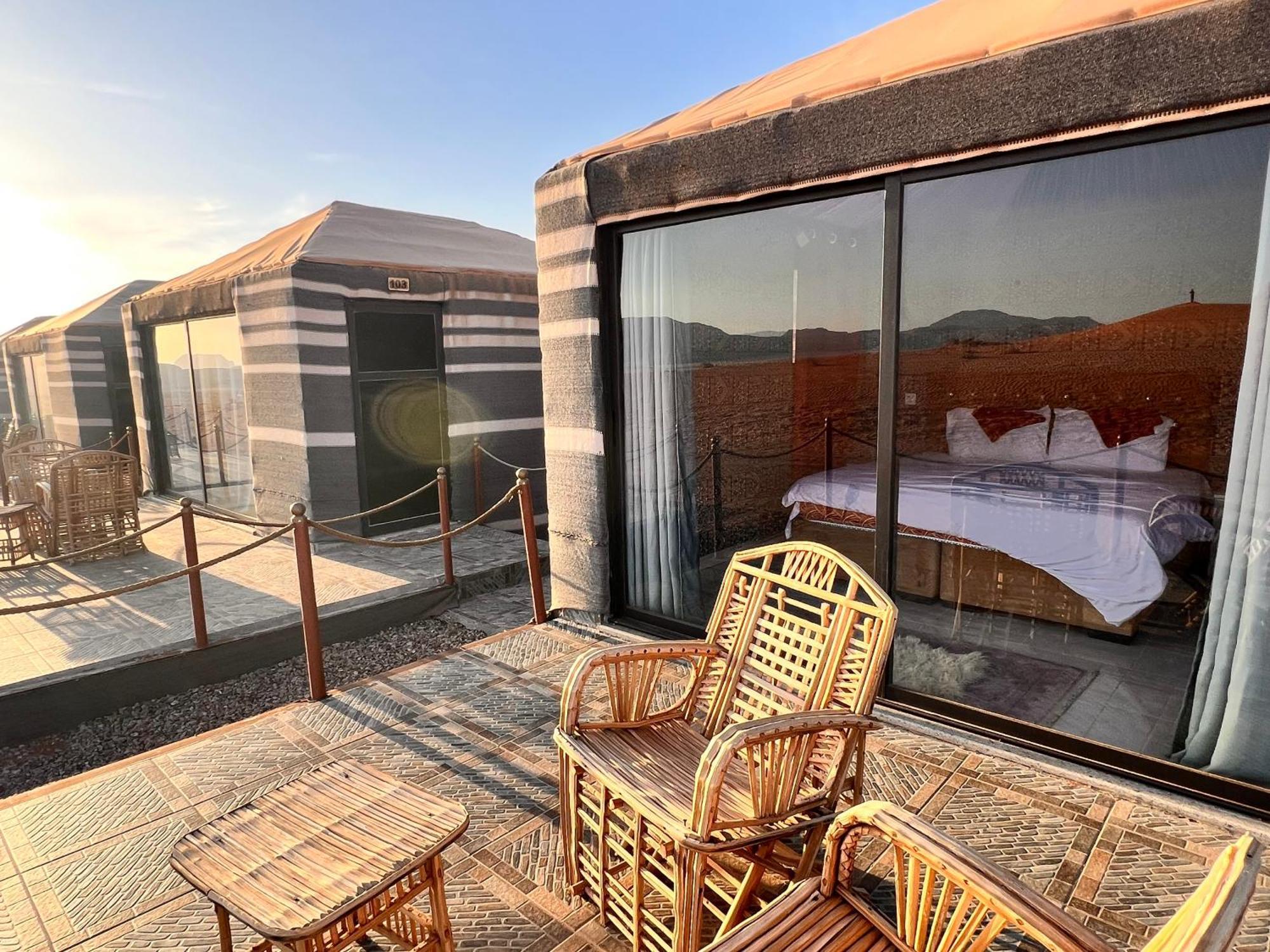 Wadi Rum Sky Tours & Camp Esterno foto